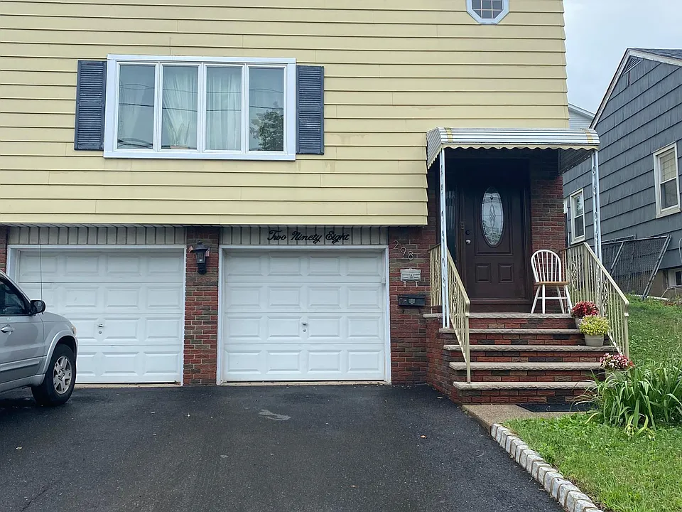298 Garibaldi Ave #2