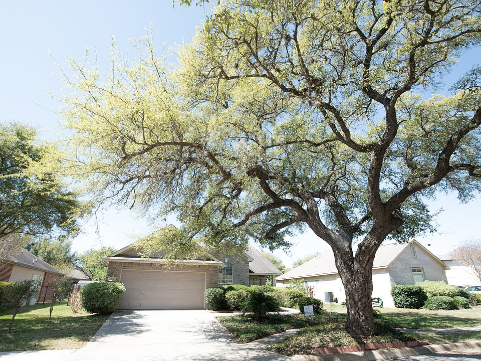 1st image of 2610 Cinco Woods