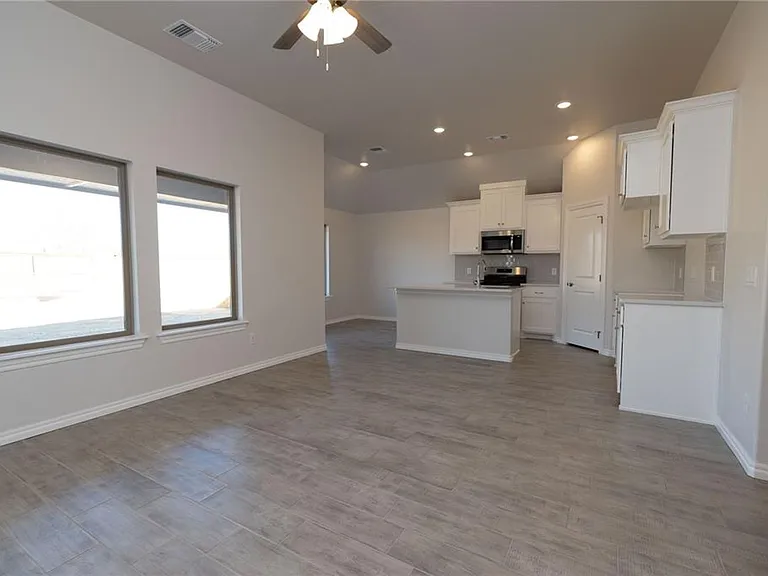 12313 SW 30th St — Photo 7