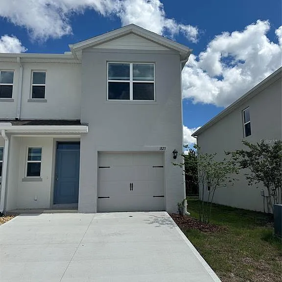 1823 Rock Elm Rd — Photo 1