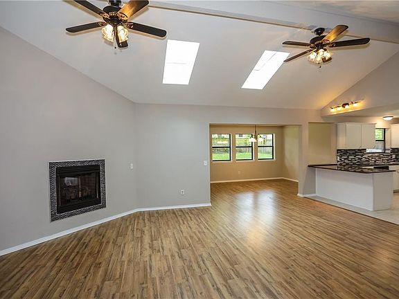 5th image of 2716 W Gum St