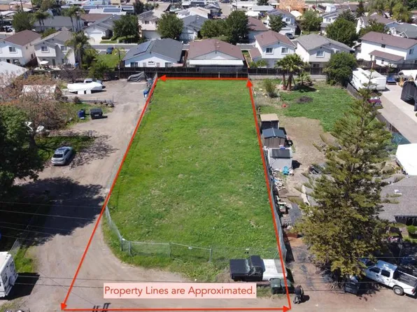 Pierre Way, El Cajon, CA 92021