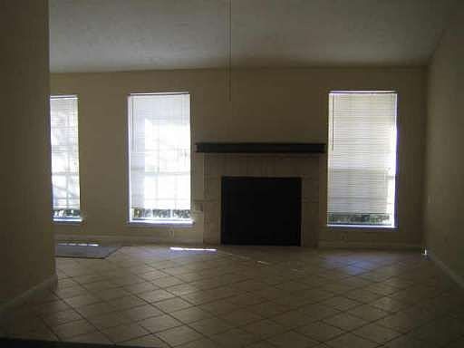 3rd image of 1802 Oakwell Ln