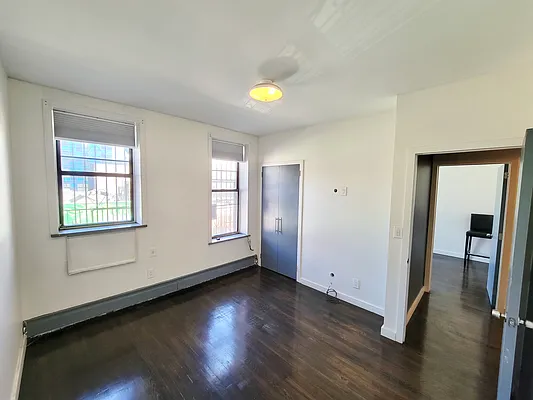 Rented by E Realty International Corp | media 4