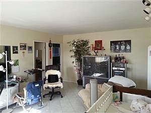 2nd image of 3776 Menlo Ave