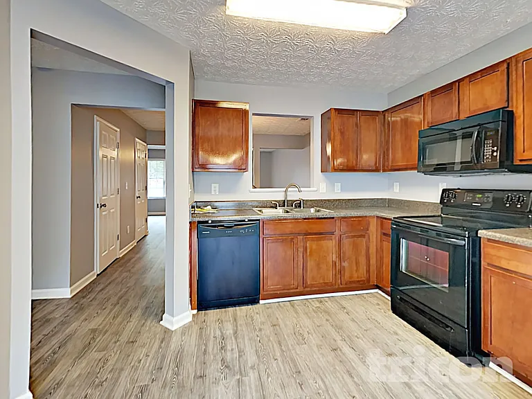 418 Whippet St — Photo 10