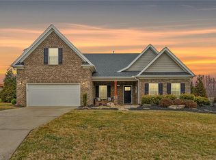 3305 Waterford Glen Ln, Clemmons, NC 27012
