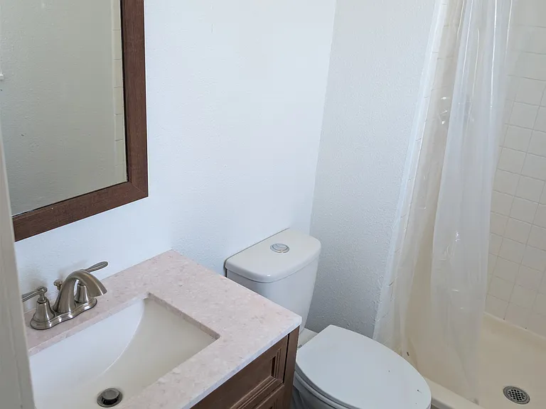 4705 Topeka Ct — Photo 12