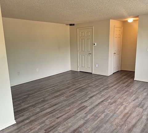 3rd image of 506 Canyon Rd