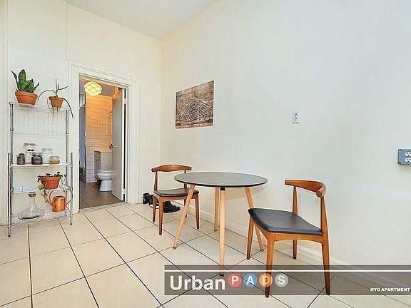 5th image of 334 Hart St #4E