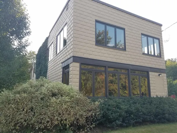 3997 64th St, Holland, MI 49423