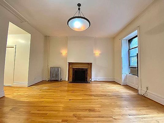 2nd image of 339 W 84th St #5