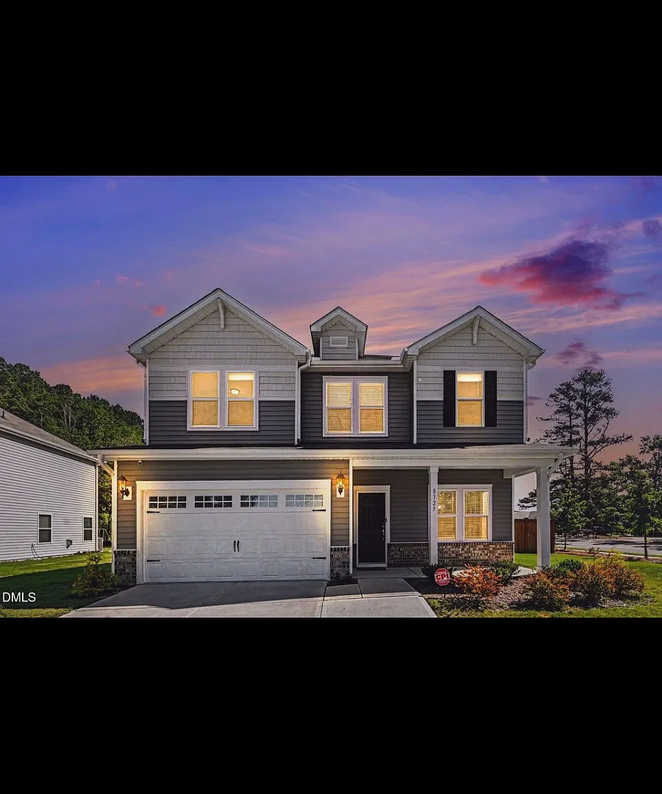 4 bed, 2407 sqft, $2,695 — Photo 3