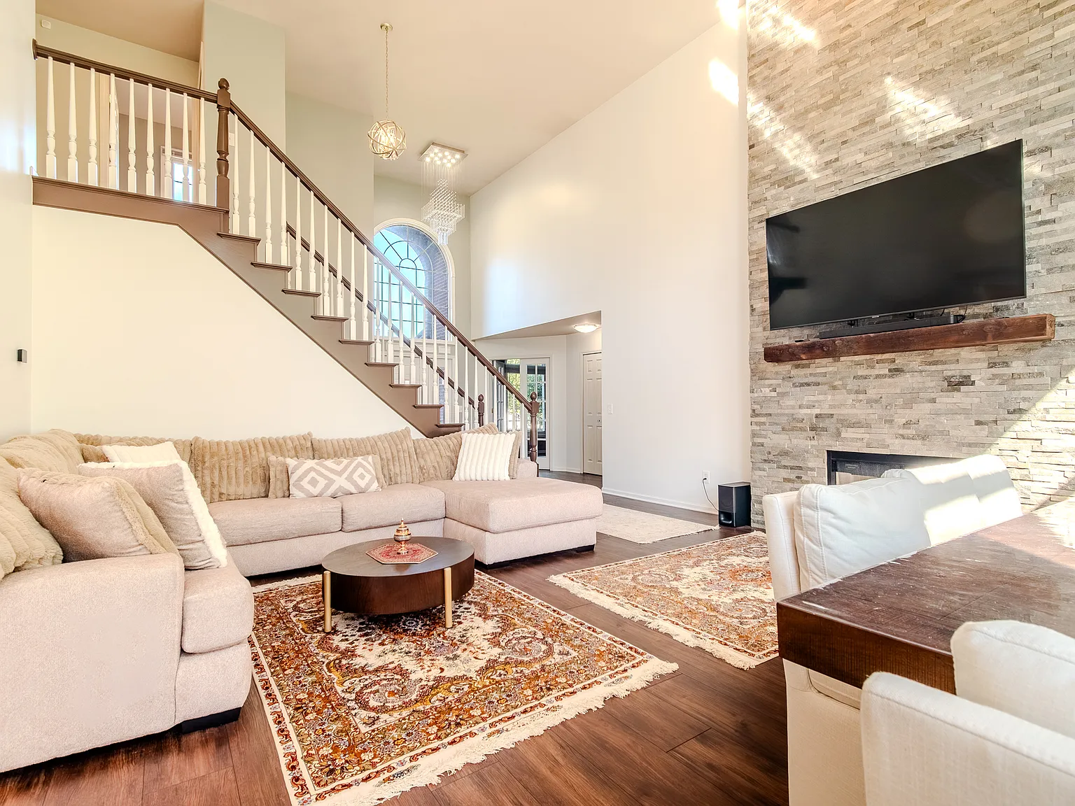 4 bed, 2530 sqft, $3,500 — Photo 4