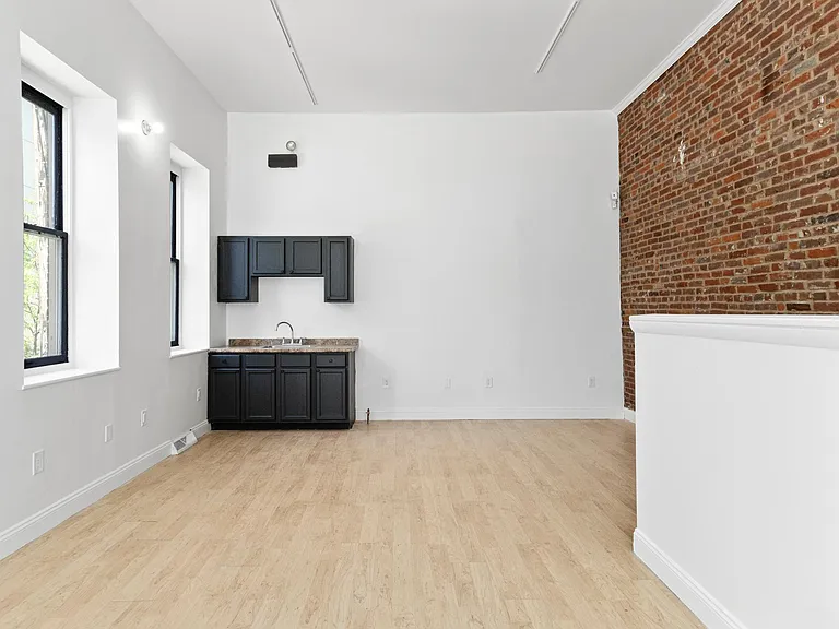 3401 Butler St #1 — Photo 8