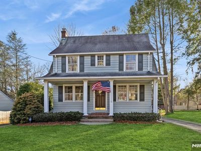 18 Harriot Ave, Harrington Park, NJ, 07640