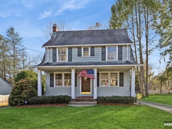 18 Harriot Ave, Harrington Park, NJ 07640