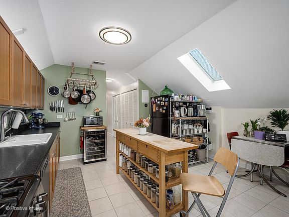 5th image of 2927 N Gresham Ave APT 3
