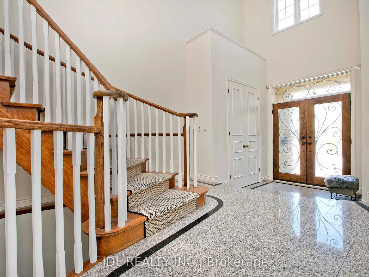 6 bed, $7,900 — Photo 2