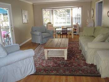 4th image of 6 Surrey Hill Ln