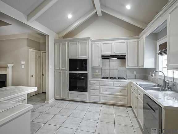 5th image of 15305 High Woods Dr