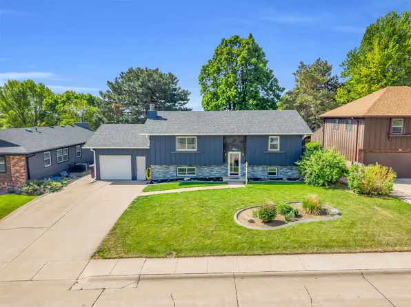 3 Seminole Ln, Kearney, NE 68847