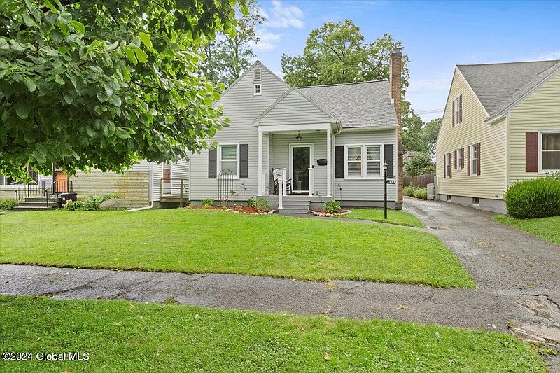 2nd image of 1377 Baker Avenue