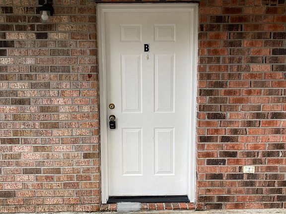 2nd image of 14007 Virginia Dr #B