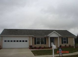 24 Cobblestone Blvd, Gas City, IN 46933