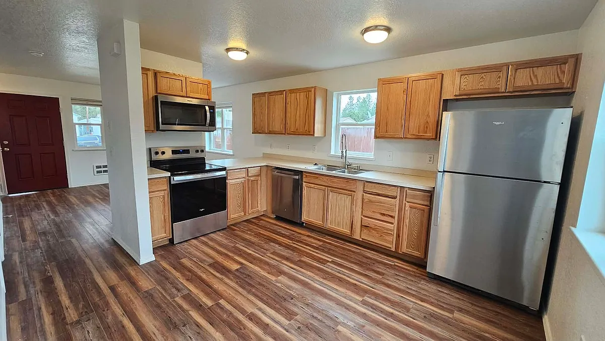 Building Photo - 35871 Warbler Dr