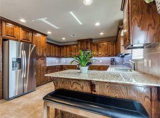 712 N Elk Way, Mustang, OK 73064