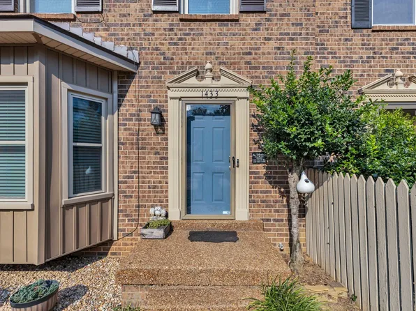 1433 Timber Valley Dr, Nashville, TN 37214