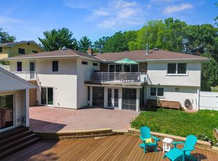 1901 Sky High Dr, New Brighton, MN 55112