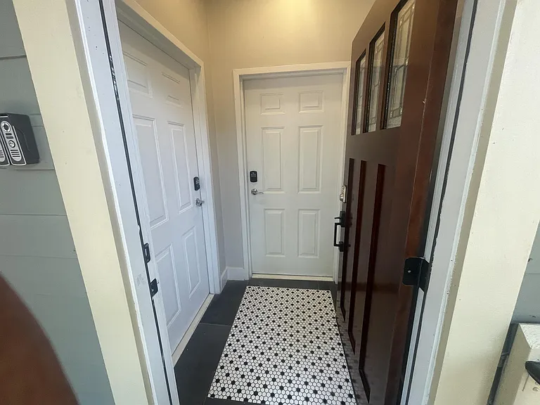 309 W Duffy St #B — Photo 21