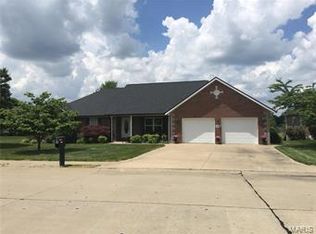 1868 Greenbrier St, Cape Girardeau, MO 63701