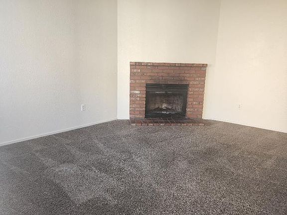 3rd image of 2323 Chester Ln APT 9