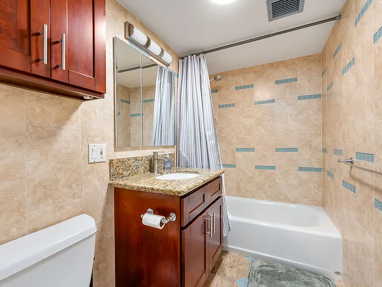 521 Hahaione St #2/2L — Photo 9