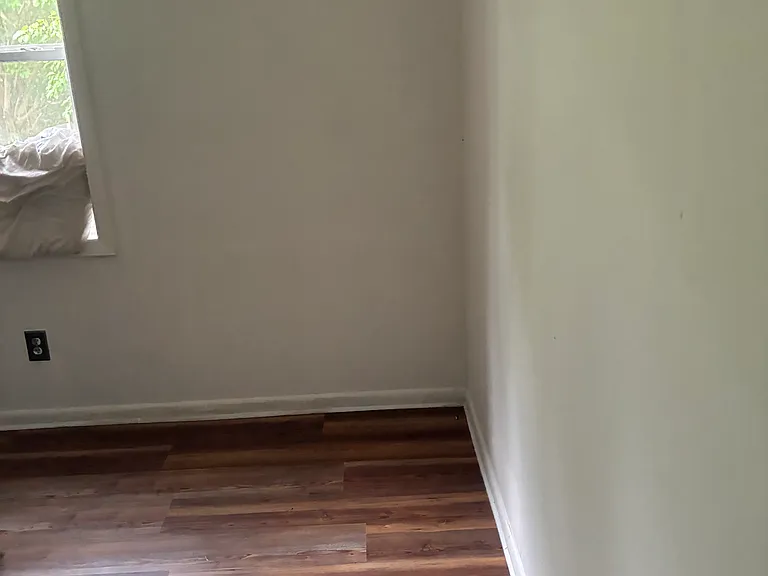 724 Western Ave — Photo 7