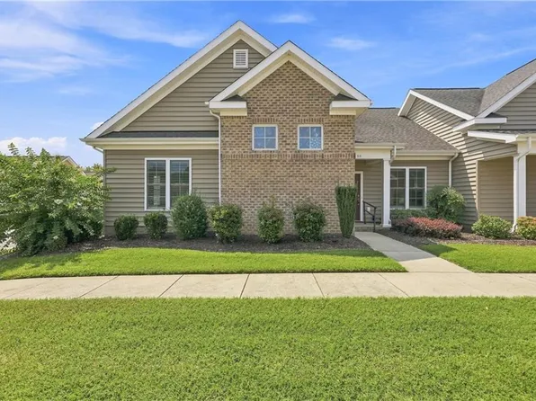 114 Saint James Ave, Smithfield, VA 23430