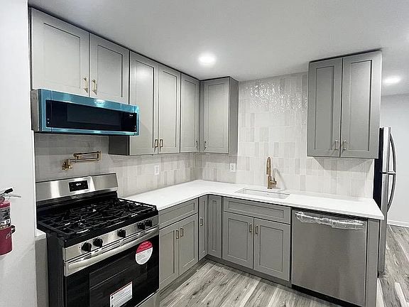 3rd image of 47 Arlington Ave #1