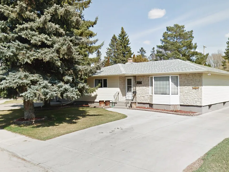 1613 Grosvenor Ave