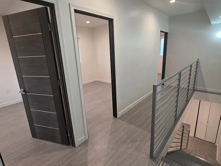 6845 Haskell Ave #1 — Photo 19