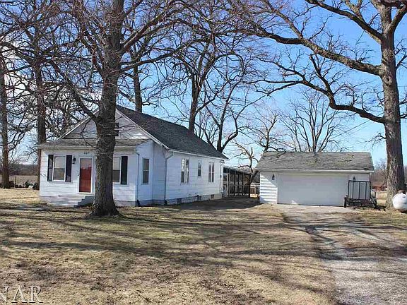 2nd image of 617 County Road 2300 E