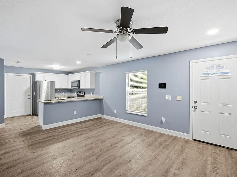 8310 N Brooks St — Photo 6