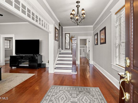 4th image of 505 E California Ave
