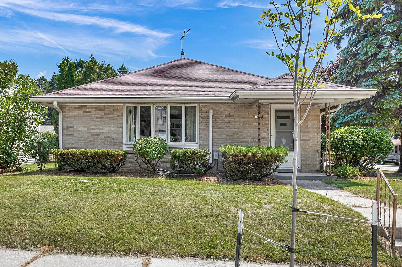 1035 Pershing AVENUE, Sheboygan, WI 53083 Zillow