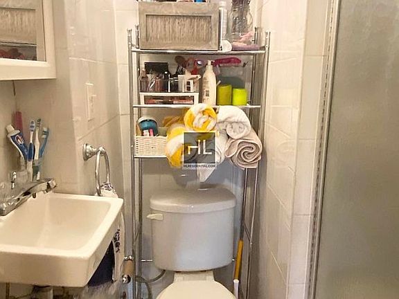 5th image of 125 Stanton St APT 4A