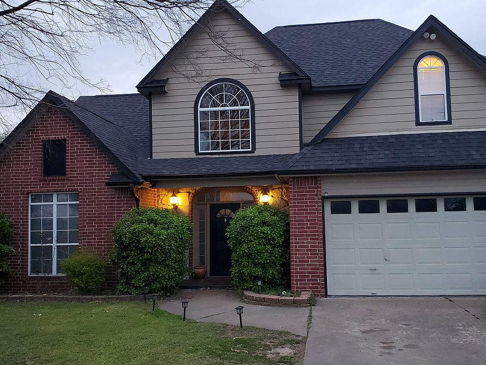 1st image of 2710 Highwood Dr