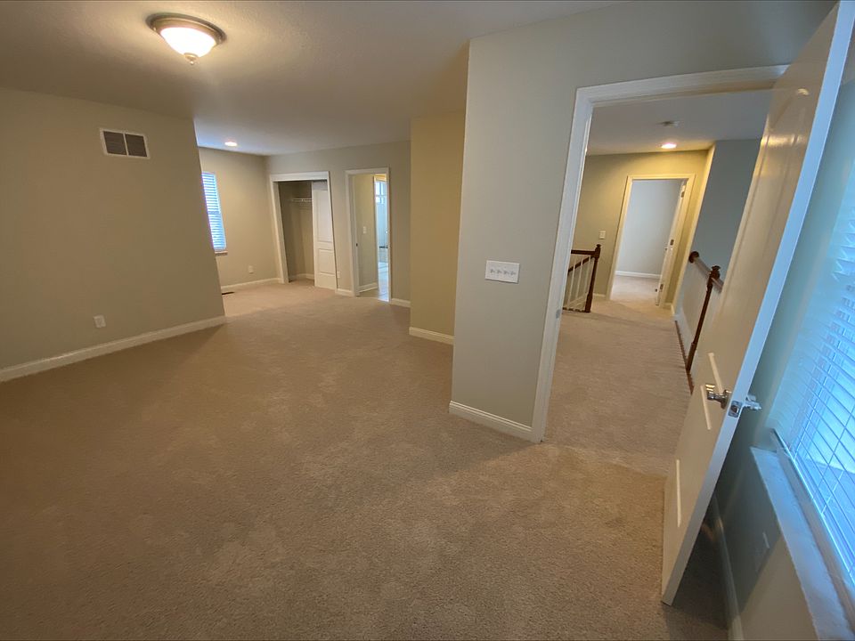 1st image of 526 Gayle Dr