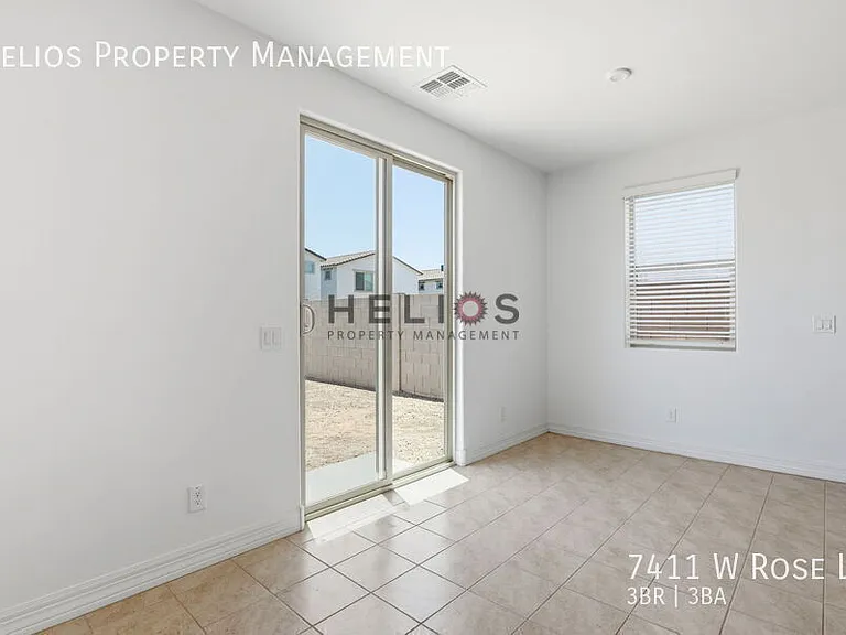 7411 W Rose Ln — Photo 8